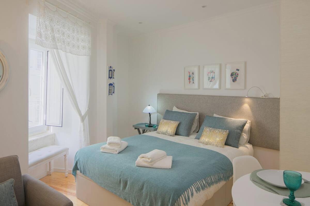 Central Turquoise Studio Apartment Lisbon Bagian luar foto