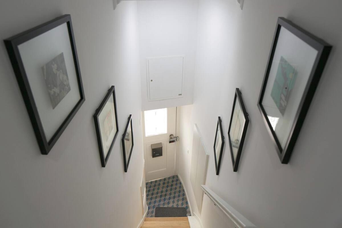 Central Turquoise Studio Apartment Lisbon Bagian luar foto