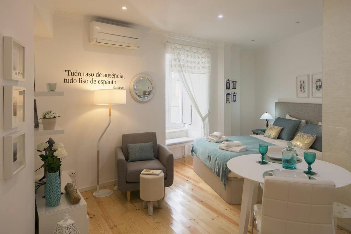 Central Turquoise Studio Apartment Lisbon Bagian luar foto